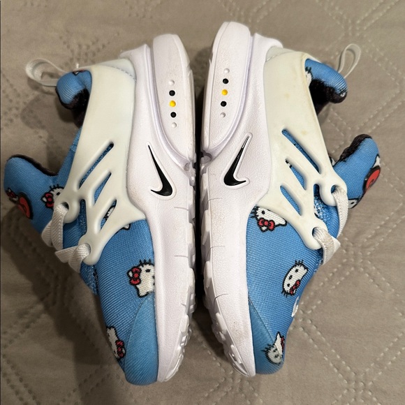 Nike Kids Blue Hello Kitty Presto Sneakers. - Picture 7 of 15